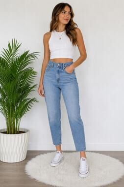 Levi's SilverTab Mom Jeans Women's 29x27 High Rise Tapered Light Wash Denim